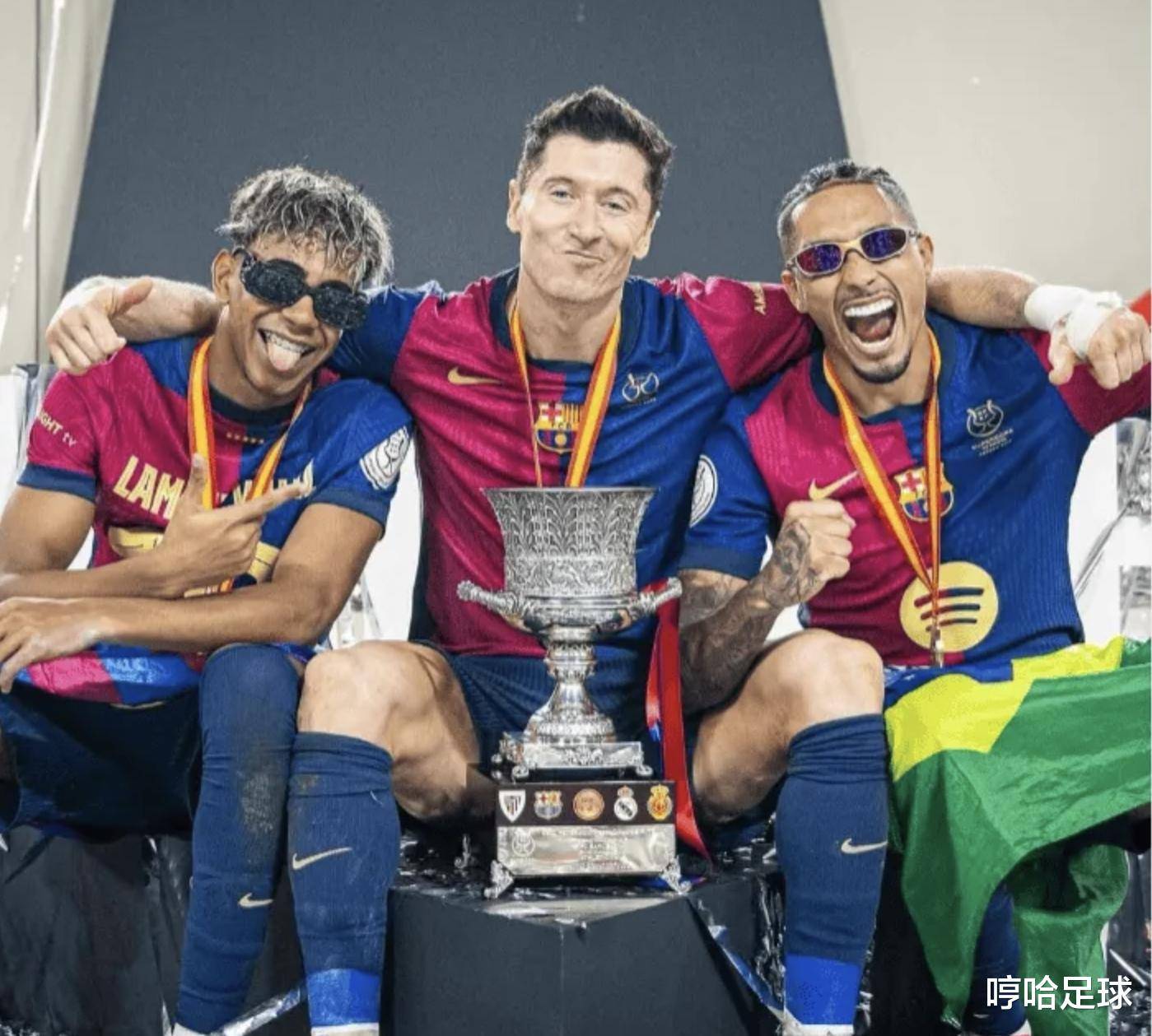 西甲最佳阵容揭晓:姆巴佩领衔,巴萨四大巨星入选,维尼修斯遗憾无缘