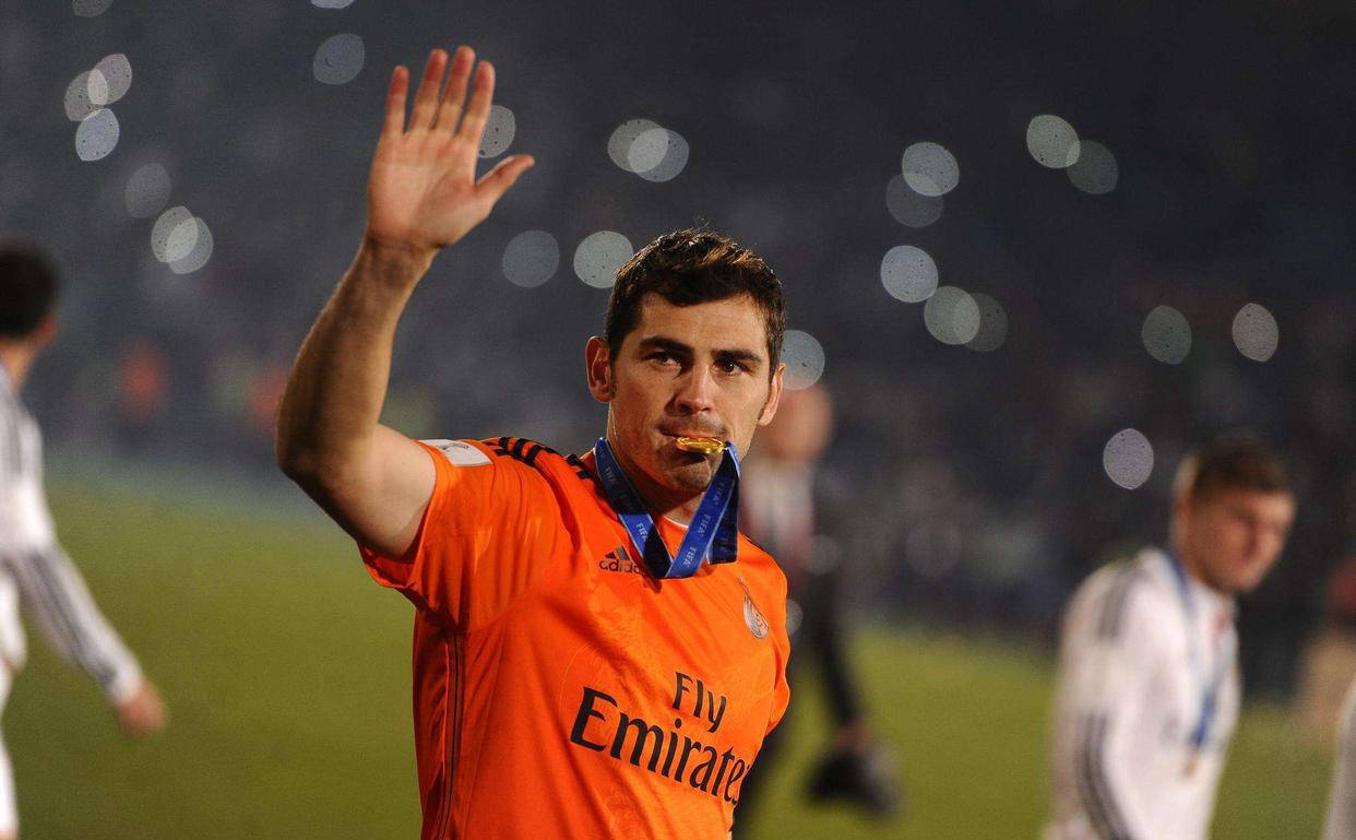 梅西领衔！人工智能评选欧冠历史最佳阵容，巴萨三人入选，左边锋名额无争议